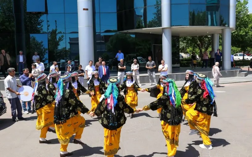 Folklor ekibine destek