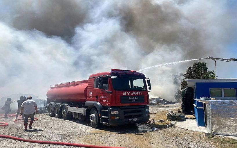 Ankara'da yatak fabrikasında yangın çıktı