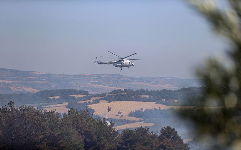 Çanakkale'deki orman yangınına havadan ve karadan müdahale sürüyor