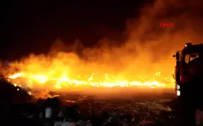 Gaziantep'te atık malzemelerin bulunduğu alanda yangın çıktı