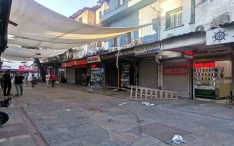 İzmir'de klima kurulumu yaparken elektrik akımına kapılan işçi öldü