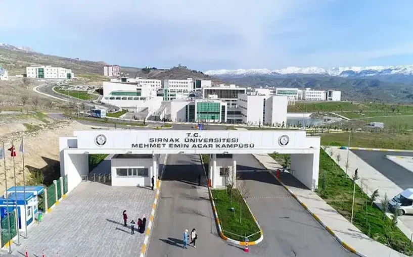 Üniversitesi’ndeki işine son verildi