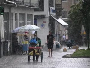 Edirne'de kuvvetli sağanak serinletti