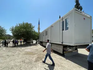 Manisa'daki orman yangınında evleri yananlar için geçici barınma merkezi kuruluyor