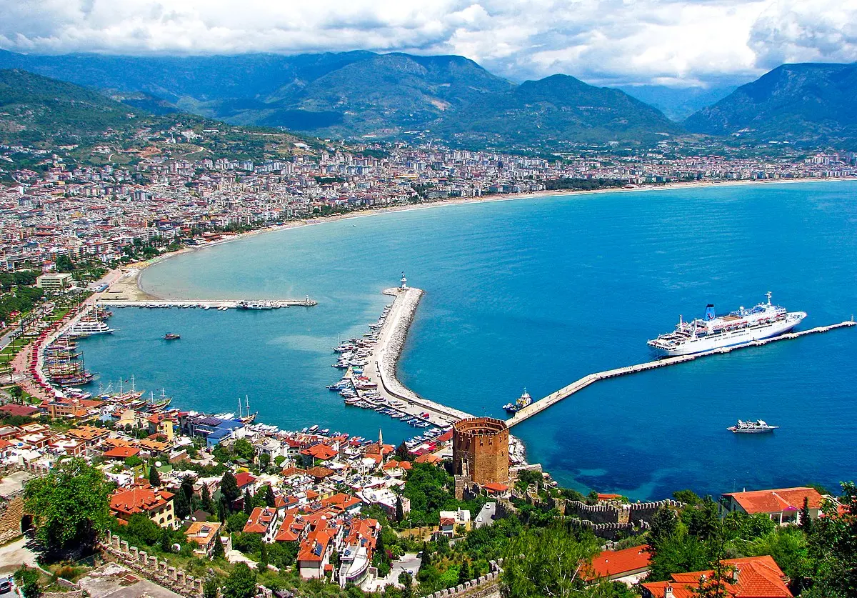 Alanya yerli turist sayısındaki artışla dikkati çekiyor