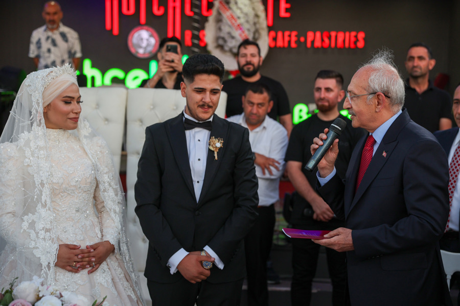 CHP Genel Başkanı Kılıçdaroğlu nikah şahidi oldu