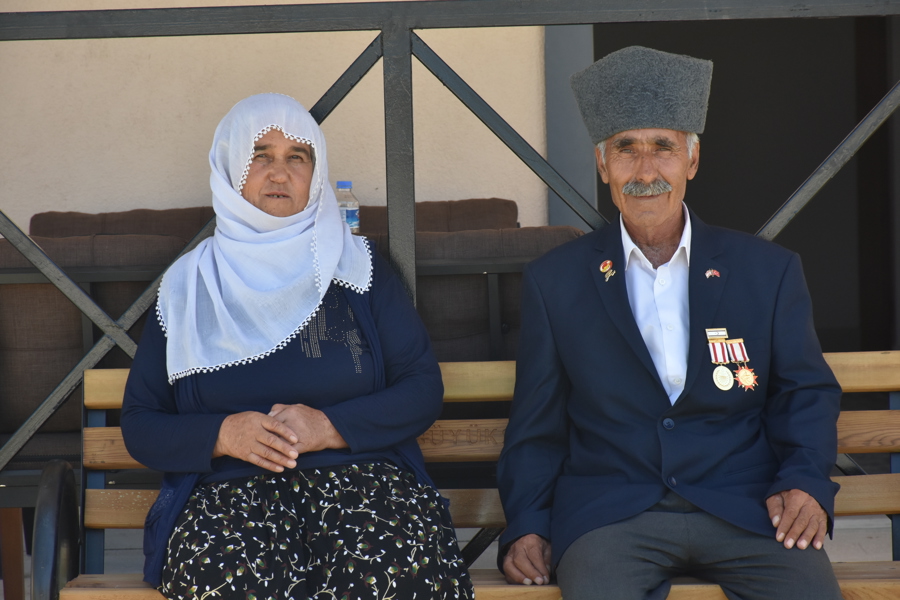 Malatya'nın Kuyulu Mahallesi'nde depremzedeler köy evlerine yerleşiyor