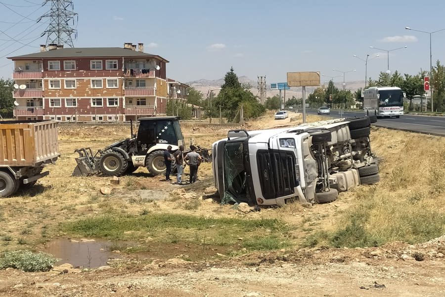 Mardin'de zincirleme trafik kazasında 3 kişi yaralandı