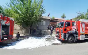 Odunlukta yangın çıktı, çevre evlerdekiler dumandan etkilendi