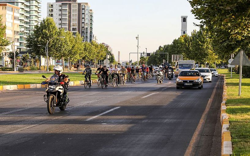 (Video) Bisiklet tutkunları için Diyarbakır'da pedal çevirdiler