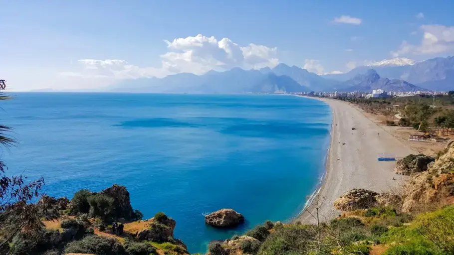 Antalyalı balıkçı engelli turistleri boğulmaktan kurtardı