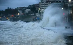 Karadeniz için fırtına uyarısı yapıldı