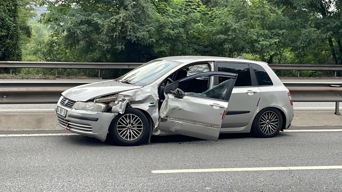 Kocaeli'de zincirleme trafik kazasında 3 kişi yaralandı