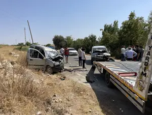 Gaziantep'te iki otomobilin çarpıştığı kazada 1 kişi öldü, 8 kişi yaralandı