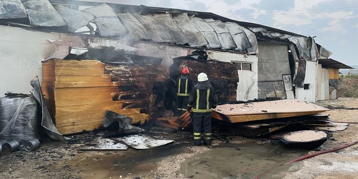 Bursa'da yapı malzemeleri üreten fabrikada çıkan yangın söndürüldü