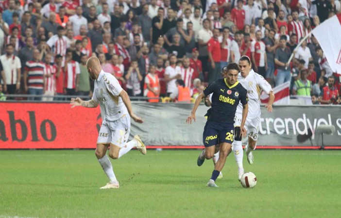 Fenerbahçe, Samsunspor'u 2-0 mağlup etti