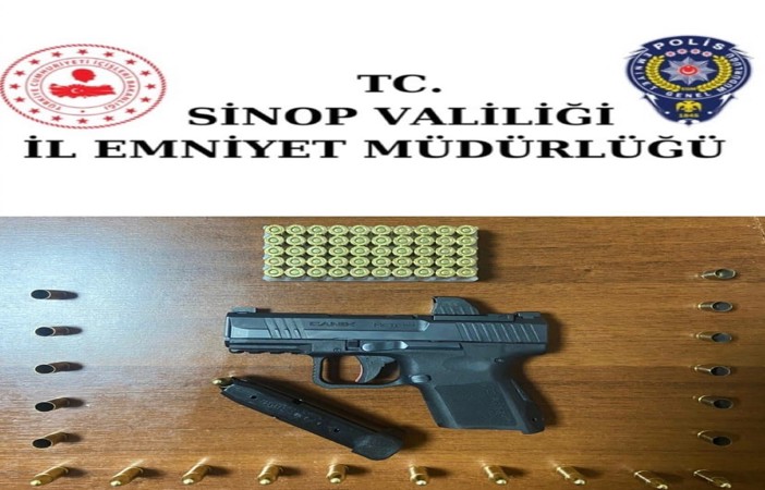 Sinop’ta şüpheli otomobilden ruhsatsız silah çıktı