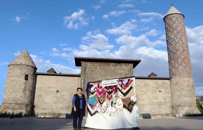 Erzurum’da geleneksel iğne oyaları sergisi