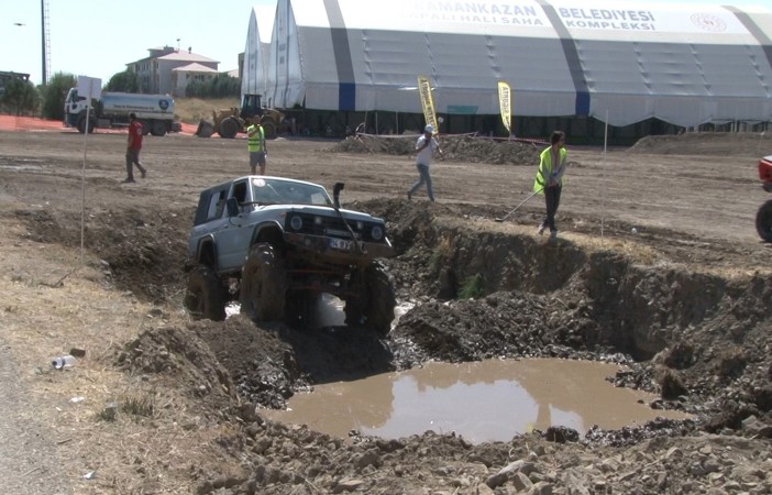 Başkentte düzenlenen off-road yarışması nefes kesti