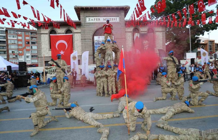 Afyonkarahisar’ın düşman işgalinden kurtuluşunun 101’nci yılı coşkuyla kutlandı