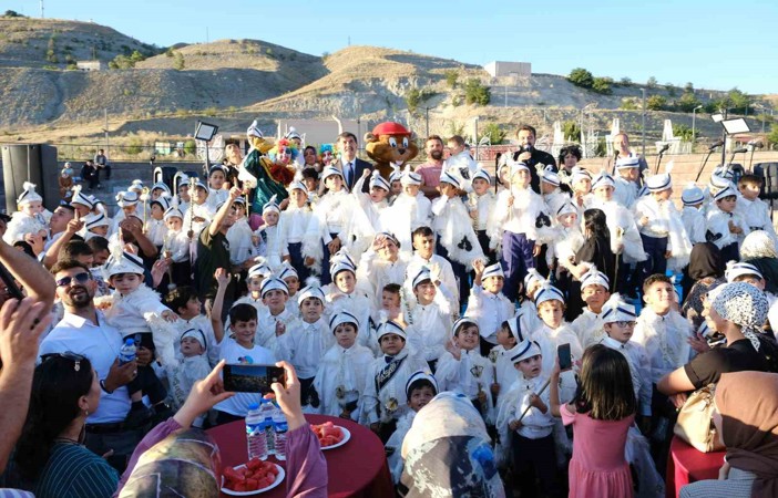 Erzincan’da sünnet şöleni yapıldı