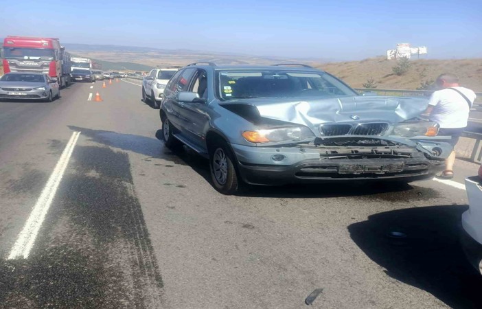 Karabük’te zincirleme trafik kazası: 2 yaralı