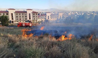 Kars’ta 2 ayrı bölgede örtü yangını