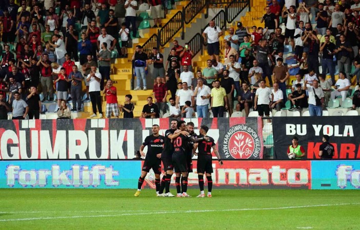 Trendyol Süper Lig: Fatih Karagümrük: 1 - MKE Ankaragücü:0 (İlk yarı)