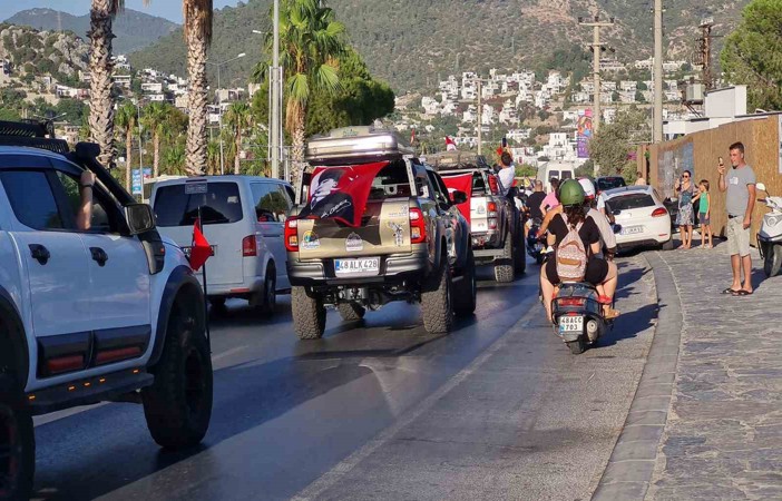 Bodrum’da Zafer Bayramı korteji, renkli görüntülere sahne oldu