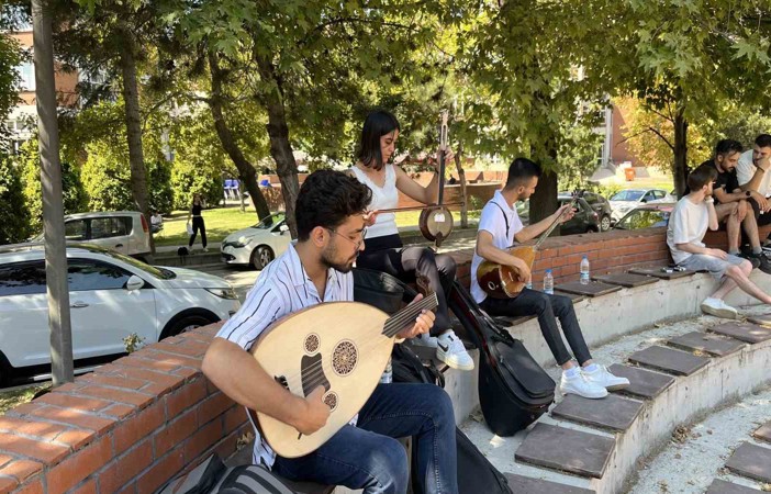 Konservatuvar mülakatı öncesi heyecan içinde son provalarını yaptılar