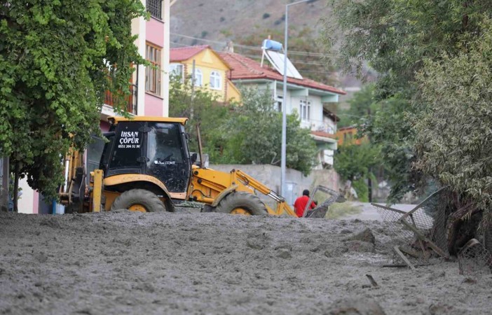 Sel afetinin yaşandığı Üzümlü’de yaralar sarılıyor