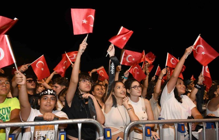 Kuşadası’nda Manga Konseri