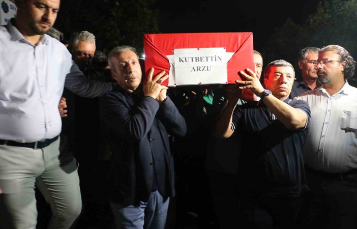 (Video) Kutbettin Arzu, Diyarbakır’da son yolculuğuna uğurlandı