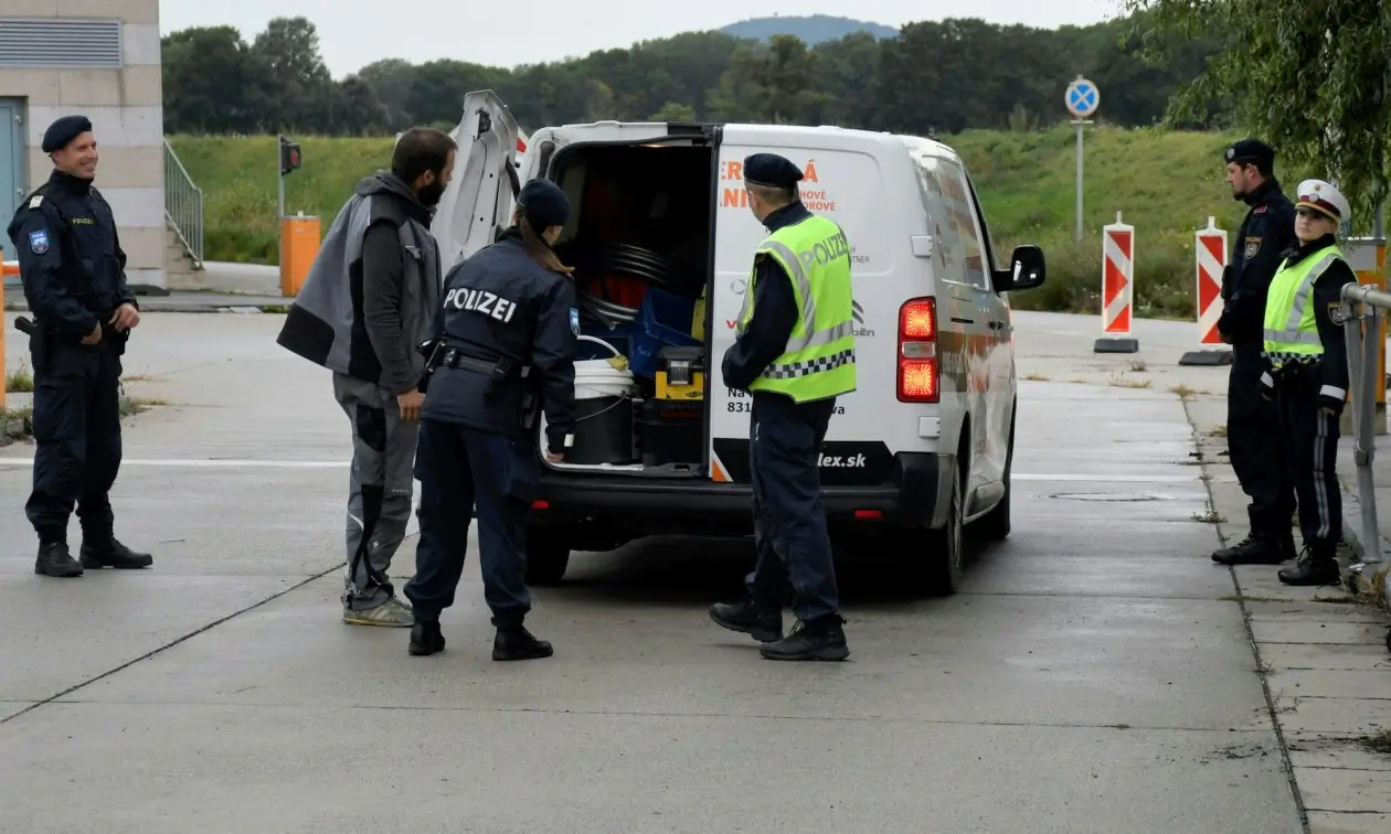 Polonya, Slovakya sınırında kontrolu artırdı