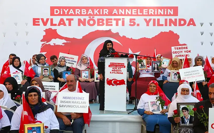 Bakanlardan Diyarbakır annelerinin evlat nöbetinin 5. yılı paylaşımı