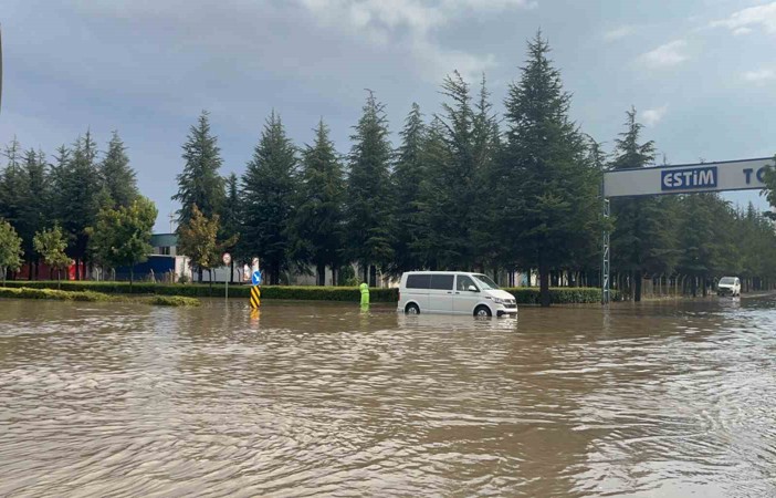 ESKİ topu sanayi sitelerine attı