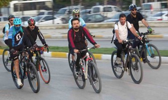 Van’da bisikletliler sağlıklı yaşam için pedal çevirdi