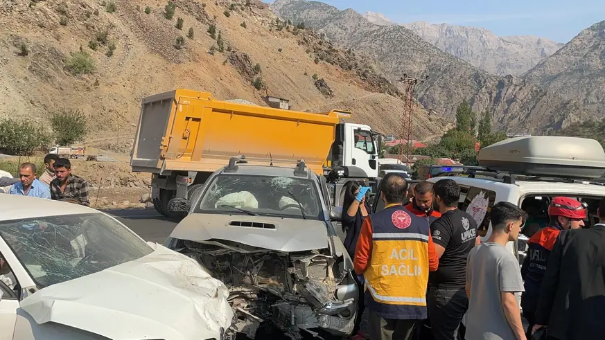 Hakkari-Çukurca kara yolunda kaza: 7 yaralı