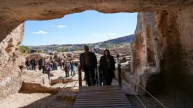 Eş Başkan Hatun, Makam Dağı ve 12 bin yıllık Hilar Mağaralarını gezdi