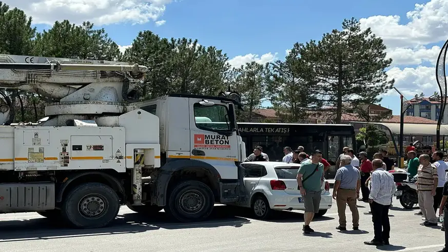 Elazığ'da beton pompa aracının çarptığı yaşlı adam hayatını kaybetti