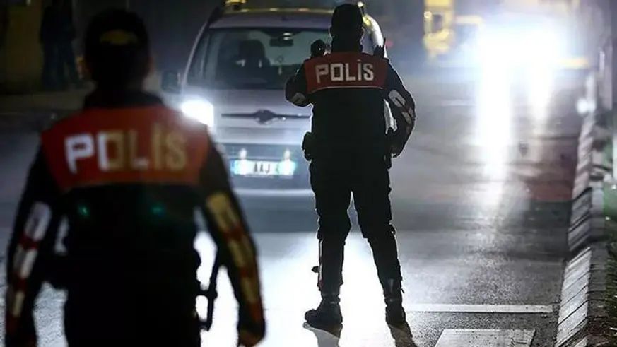 Polis memuru, aracında uyuşturucu ile yakalandı