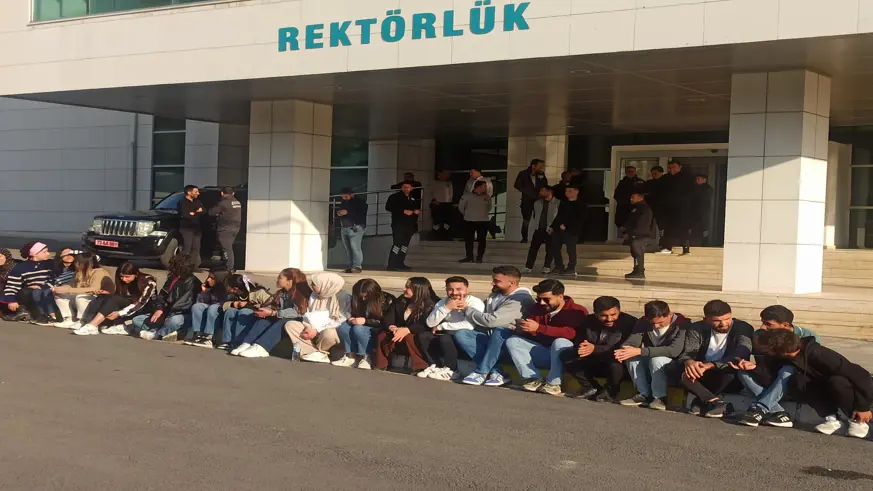 Şırnak Üniversitesi'nde öğrencilerden 