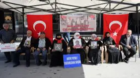 Muşlu ailelerin DEM Parti binası önündeki 