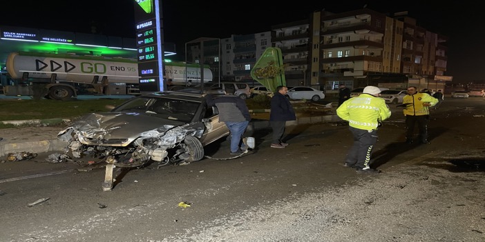 Otomobil ile hafif ticari araç çarpıştı; 2 yaralı