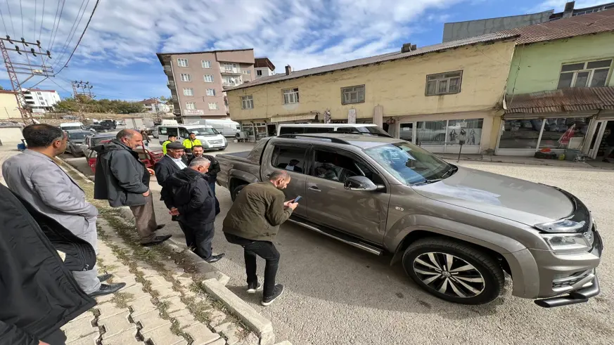 Yüksekova'da trafik kazası: 2 yaralı