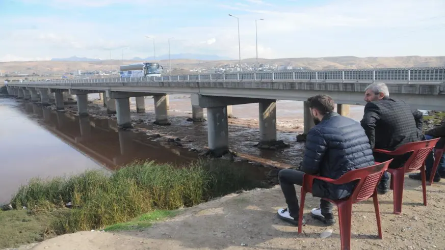 Dicle Nehrinde kaybolan genci arama çalışmaları sürüyor   