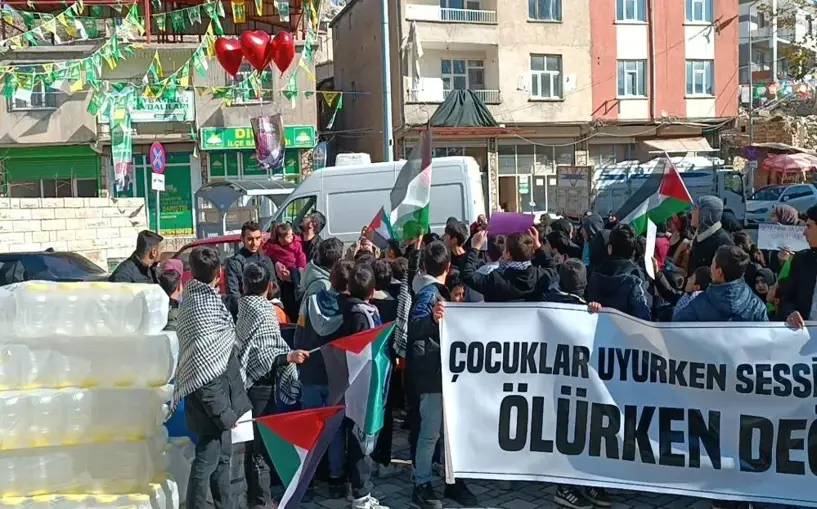 Diyarbakır Dicle'de Gazze yürüyüşü