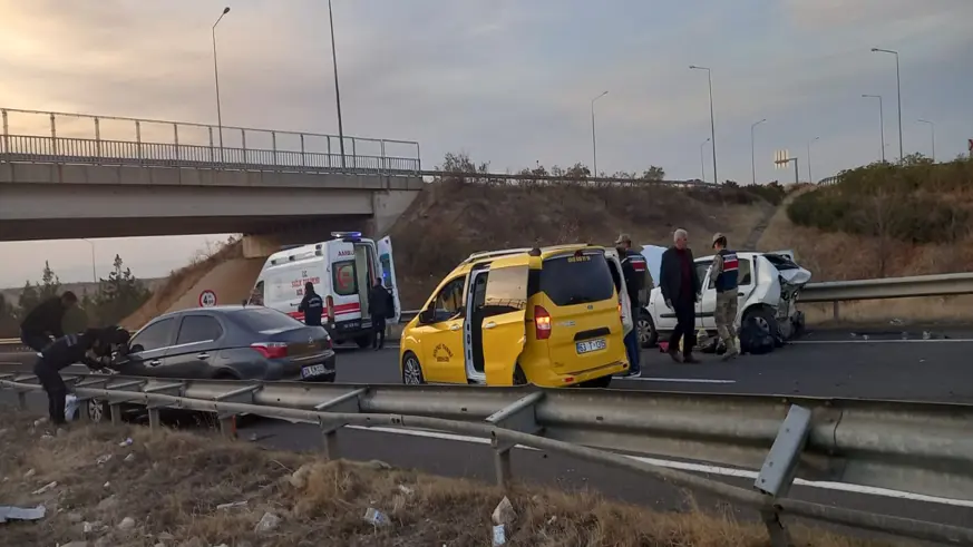 Şanlıurfa’da trafik kazası: 6 yaralı, Kazada yaralanan kadınlar gözyaşlarına boğuldu