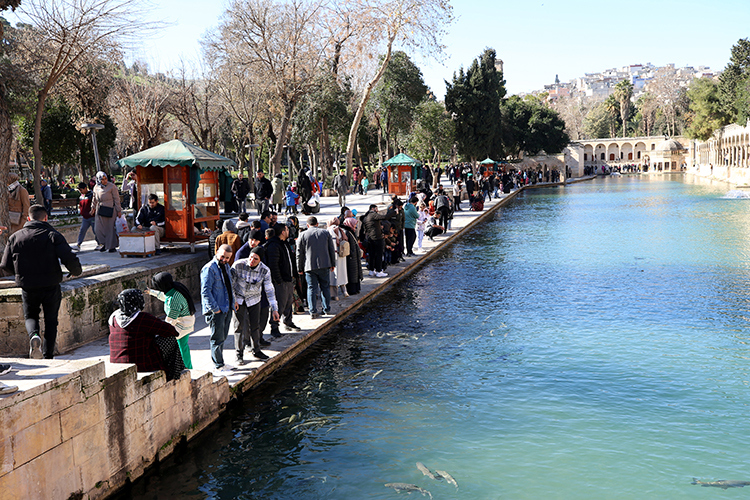 Okullar tatil oldu, tarihi mekan misafir doldu