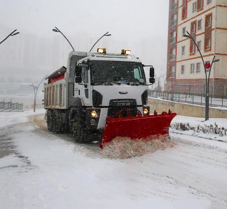 Doğu’da 1756 köy yolu ulaşıma kapandı